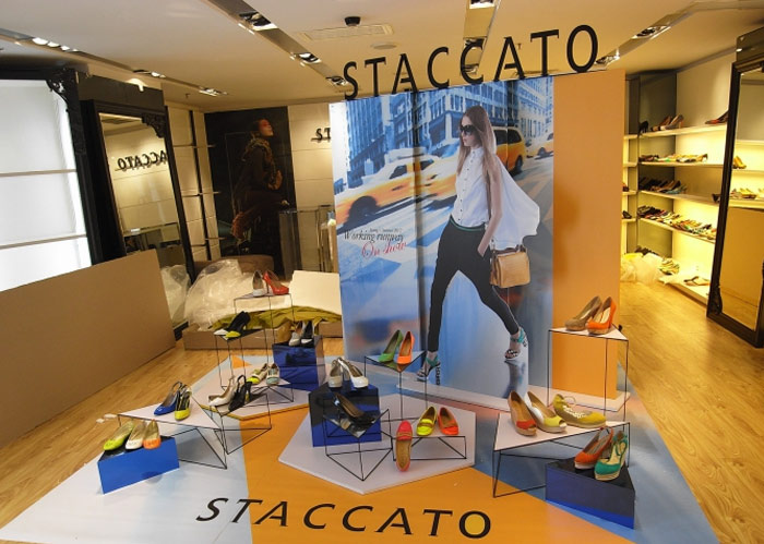 专卖店橱窗道具制作